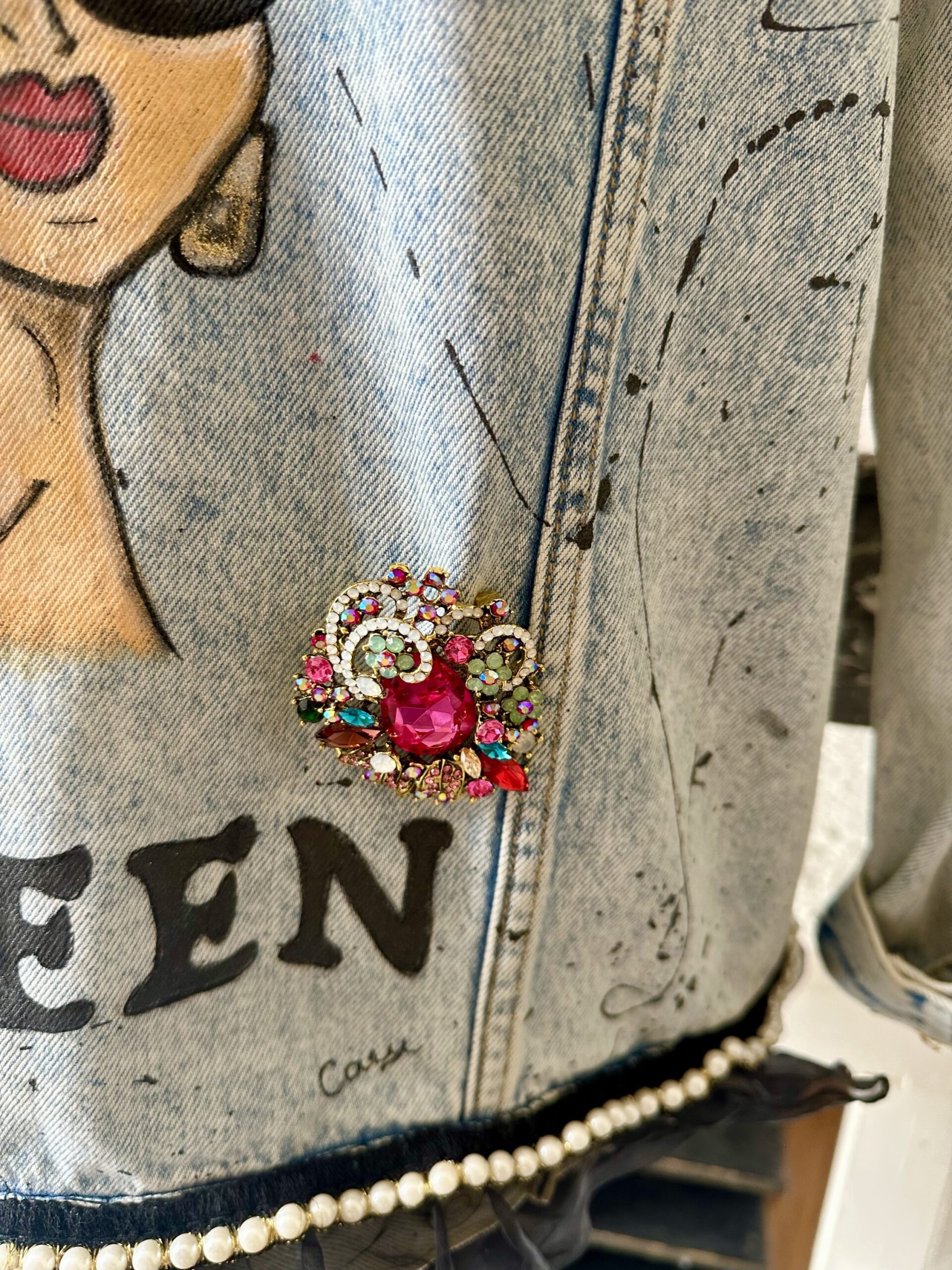 Queen Jacket - Image 10